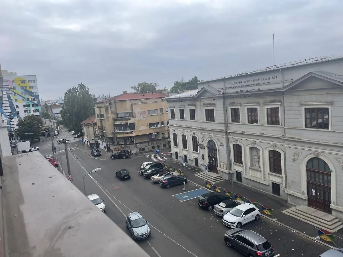 Lovely 2 Rooms Apartment In The Center Of The City Βουκουρέστι