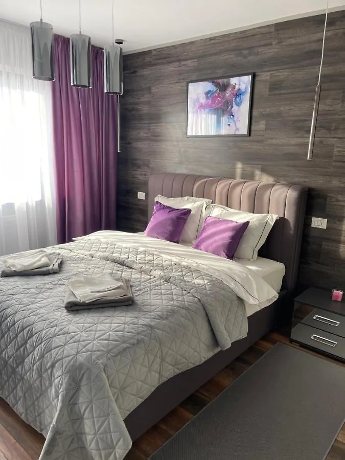 Lovely 2 Rooms Apartment In The Center Of The City Bukurešť